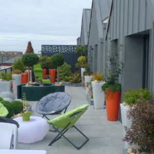 Ameline Arbora Paysagiste terrasse poterie couleur jardin saint malo