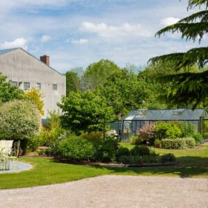 terrasse de jardin - bois, pierre, dallage, béton - Ameline Arbora Paysagiste Dinan Bretagne